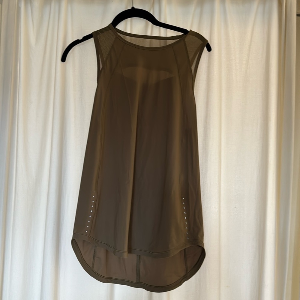 Lululemon training top